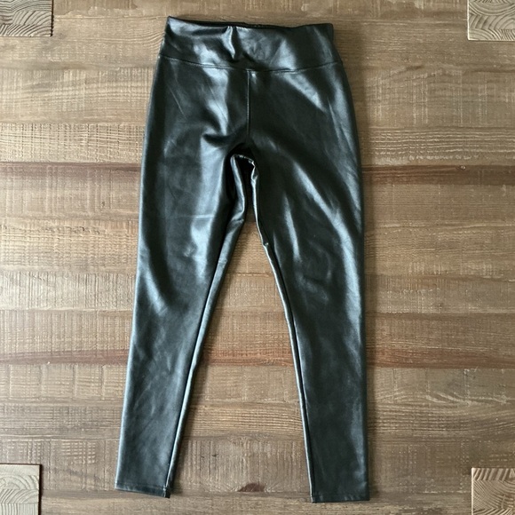 Nordstrom Rack Faux Leather Fleece Lined Womens Leggings Size Small - Picture 2 of 8